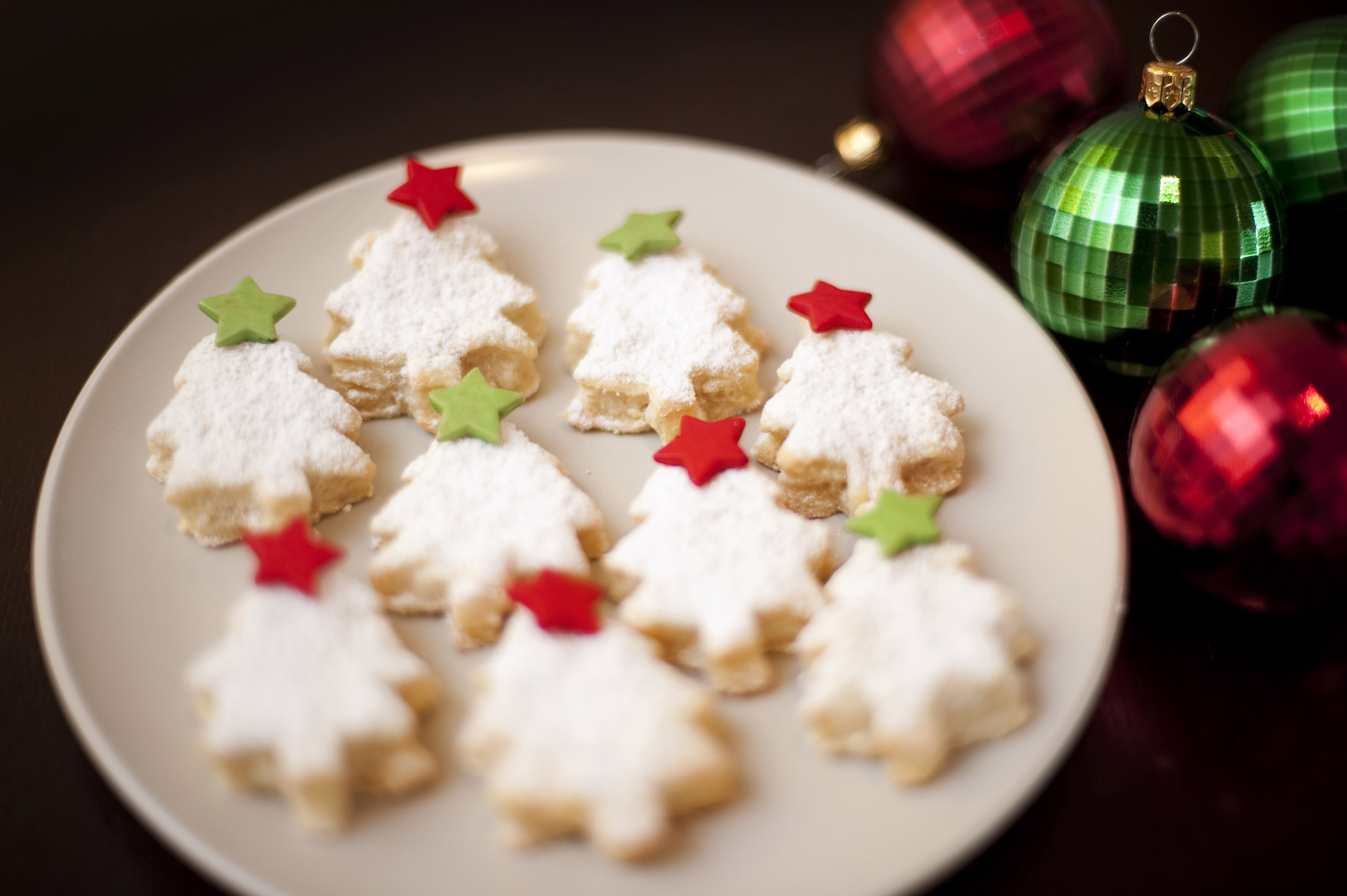 Plate Of Christmas Cookies
 Plate of decorative Christmas cookies 8090