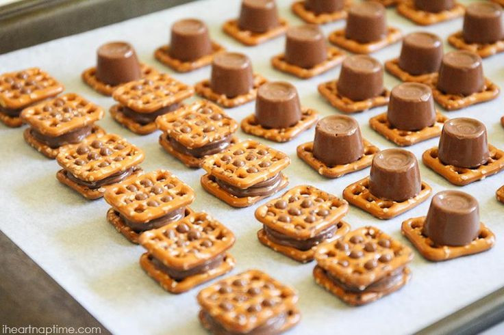 Pretzel Christmas Cookies
 Best 25 Rolo pretzels ideas on Pinterest