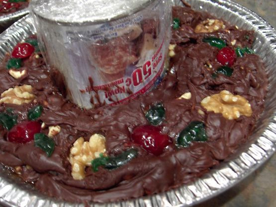 Rachael Ray Christmas Fudge Wreath
 Five Minute Goober and Raisinette Fudge Wreath Rachael