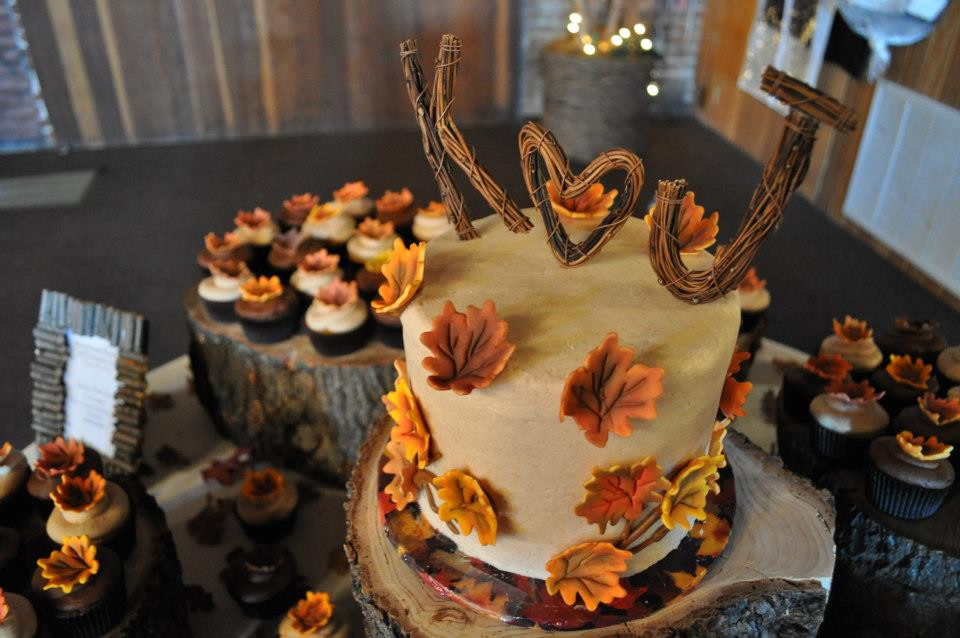 Rustic Fall Wedding Cakes
 Rustic Wedding Cake and Cupcakes Plus Recipes This