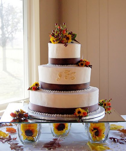Simple Fall Wedding Cakes
 Dinda Sheeva Great Wedding Cakes Theme Designs Ideas