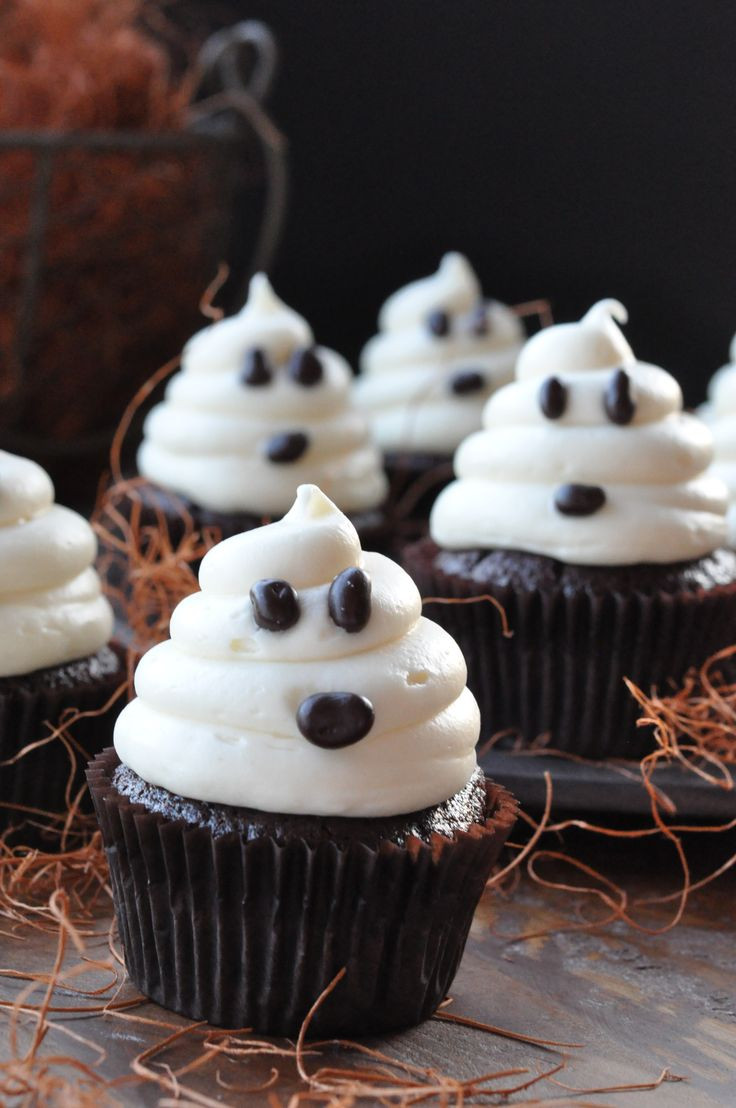 Simple Halloween Desserts
 20 Sweet and Easy Treats for Halloween Party Style