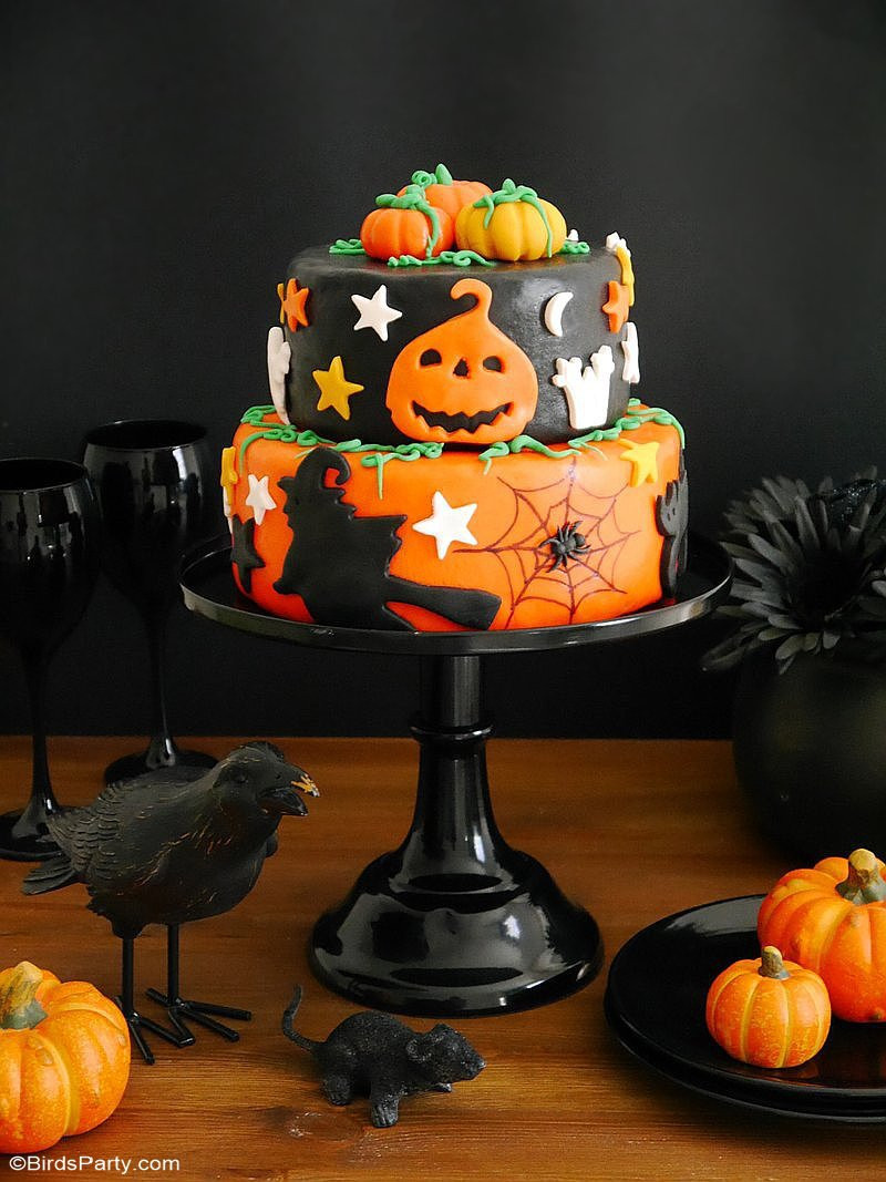 Spooky Halloween Cakes
 A Super Easy Two Tier Halloween Cake Party Ideas