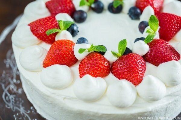 Strawberry Christmas Cake
 Japanese Strawberry Shortcake 苺のショートケーキ • Just e Cookbook