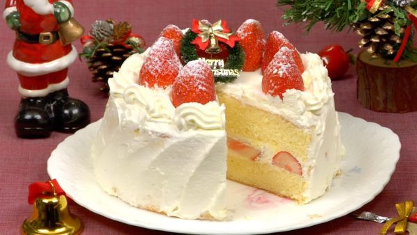 Strawberry Christmas Cake
 Christmas Cake Recipe Strawberry Sponge Cake – Cooking