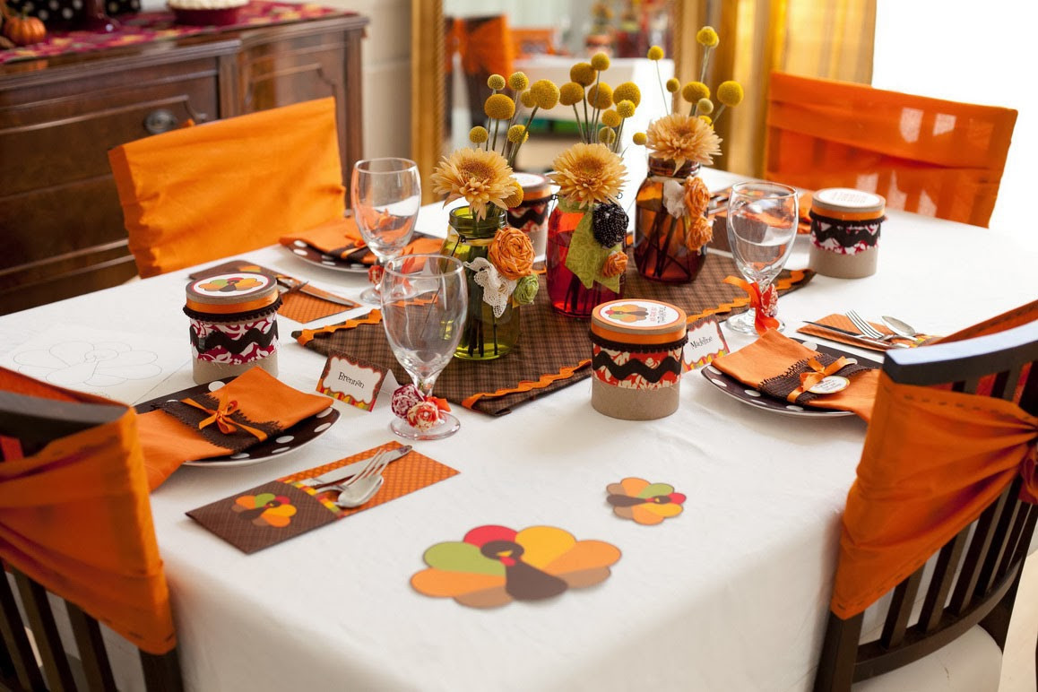 Thanksgiving Dinner Table Decorations
 How to Throw a Great Thanksgiving Dinner Party for Your