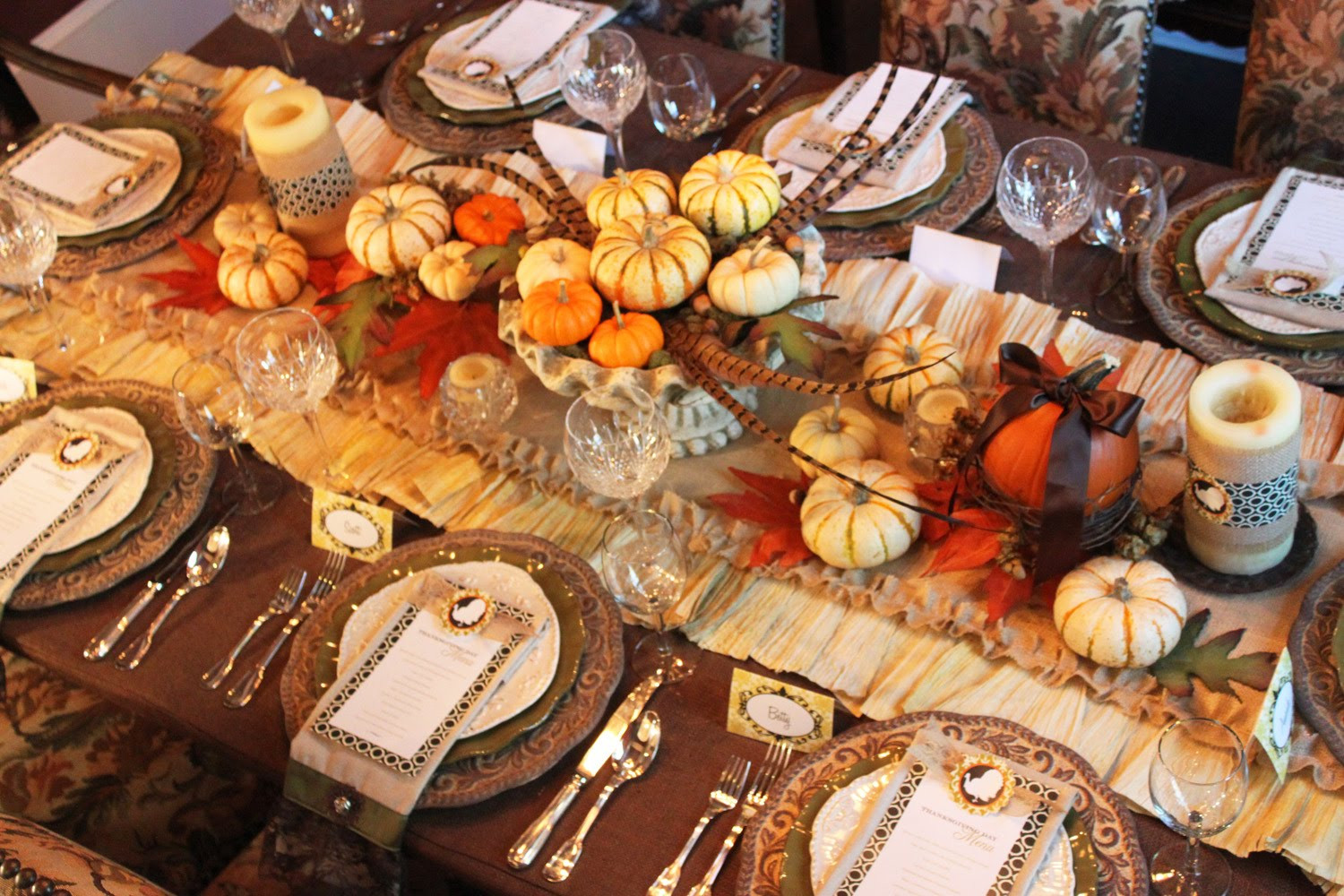 Thanksgiving Dinner Table Decorations
 A feast for the eyes Thanksgiving dinner table decorations