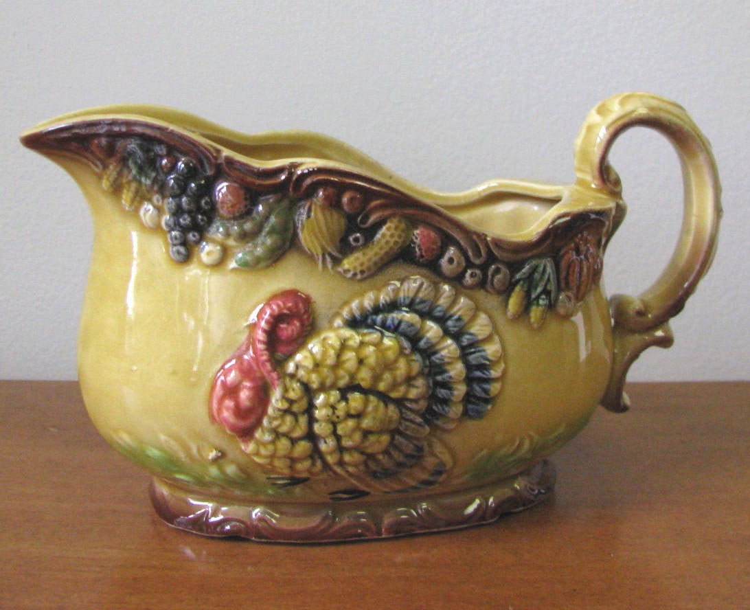 Thanksgiving Gravy Boat
 Vintage 1950 s Ceramic Gravy Boat with Turkey Motif