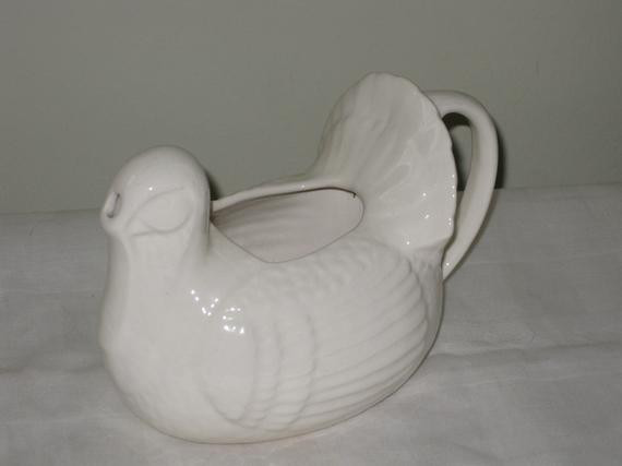 Thanksgiving Gravy Boat
 Turkey Gravy Boat Creamy White by maggiemaevintage on Etsy