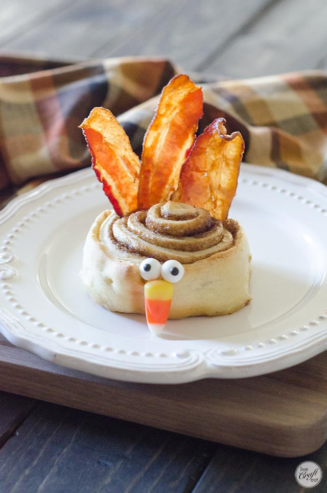 Thanksgiving Morning Breakfast
 Cinnamon Roll Turkeys With Bacon Thanksgiving Breakfast