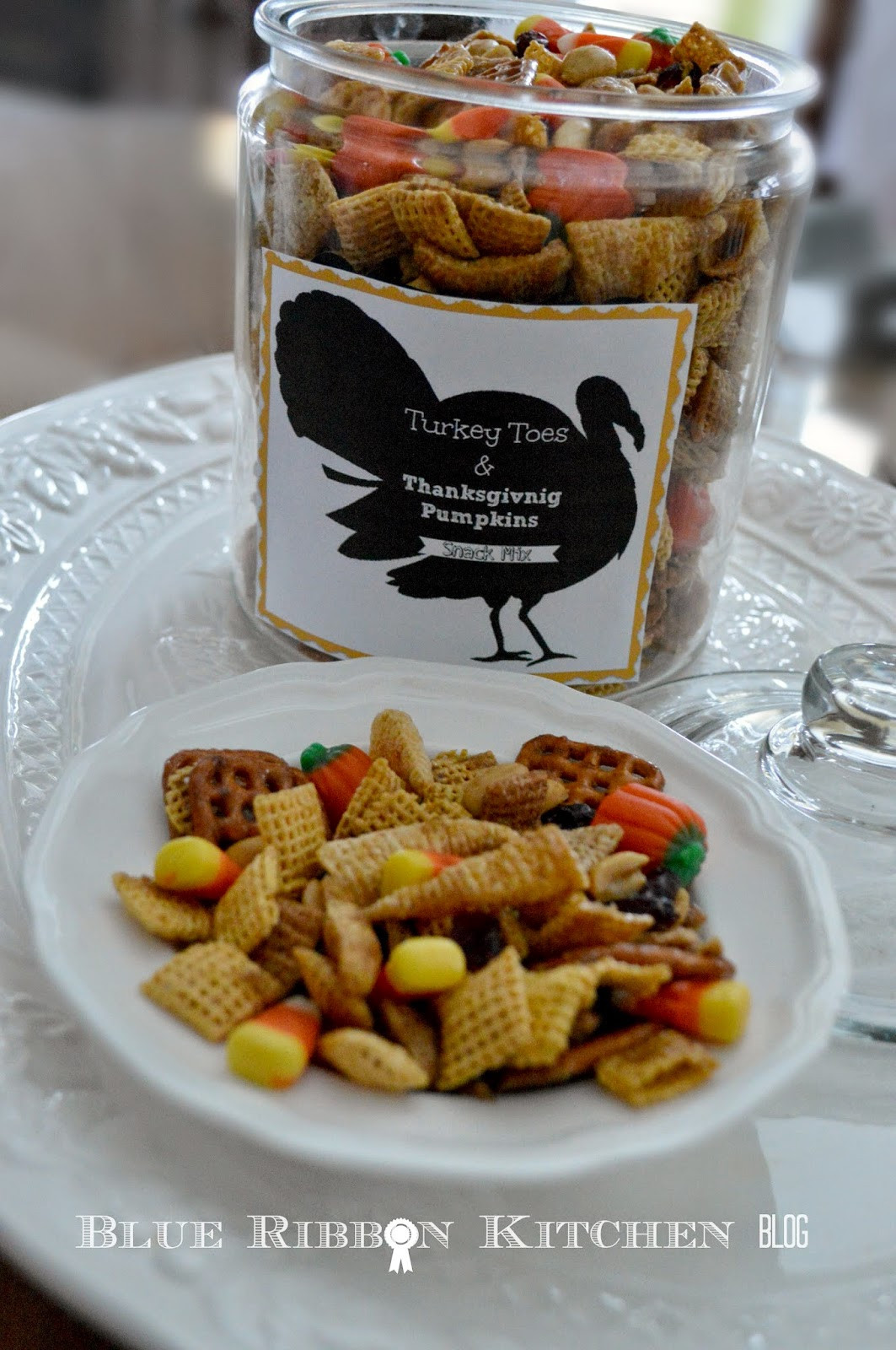 Thanksgiving Snacks Recipes
 Blue Ribbon Kitchen Thanksgiving Snack Mix Turkey Toes