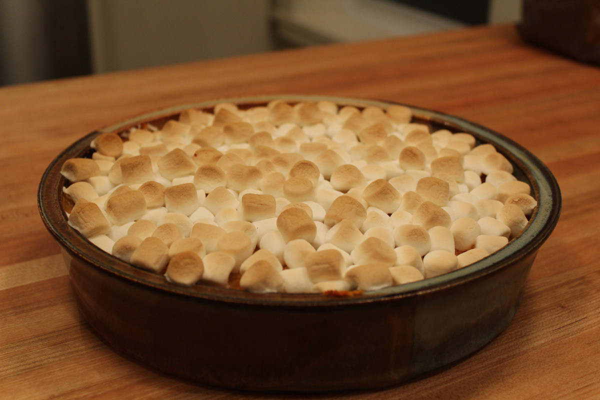 Thanksgiving Sweet Potatoes With Marshmallows
 Marshmallow sweet potatoes Thanksgiving recipe