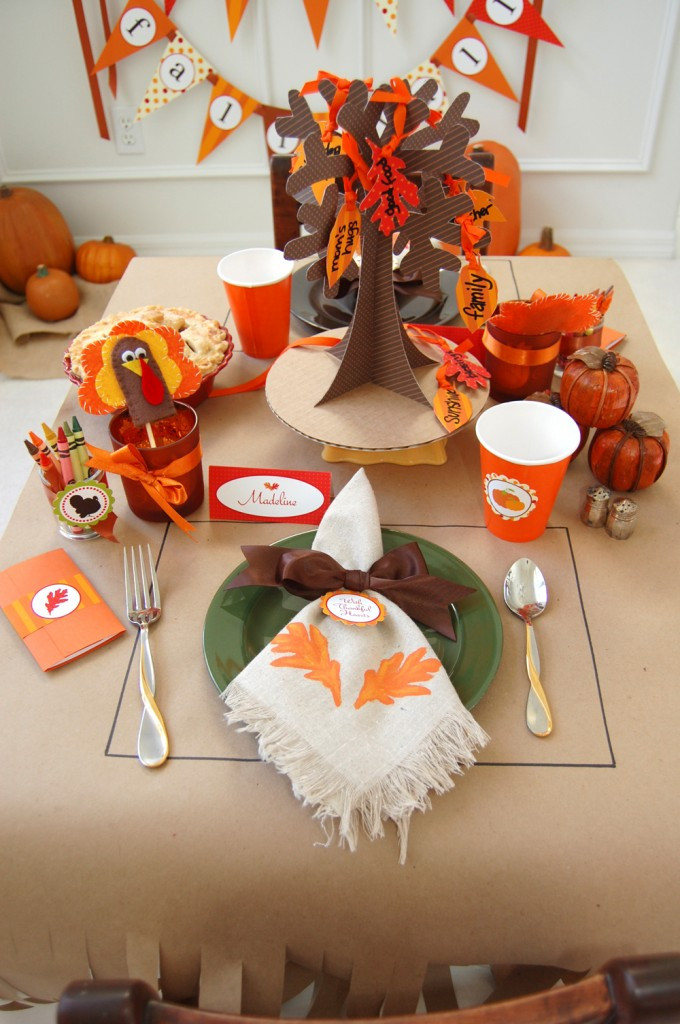 Turkey Decorations For Thanksgiving
 16 Thanksgiving Table Ideas table setting