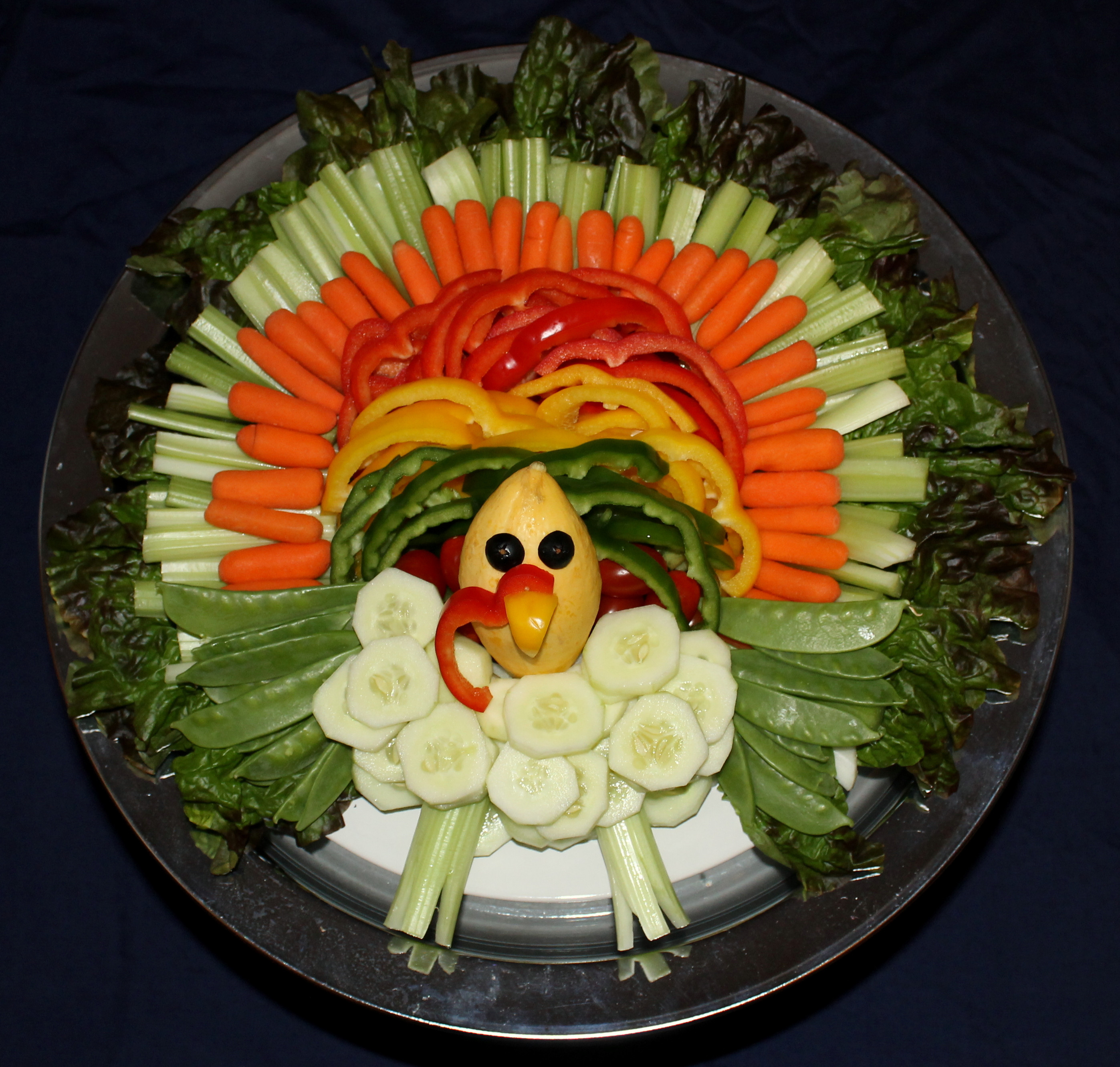Turkey Veggie Platter For Thanksgiving
 Turkey Veggie Tray