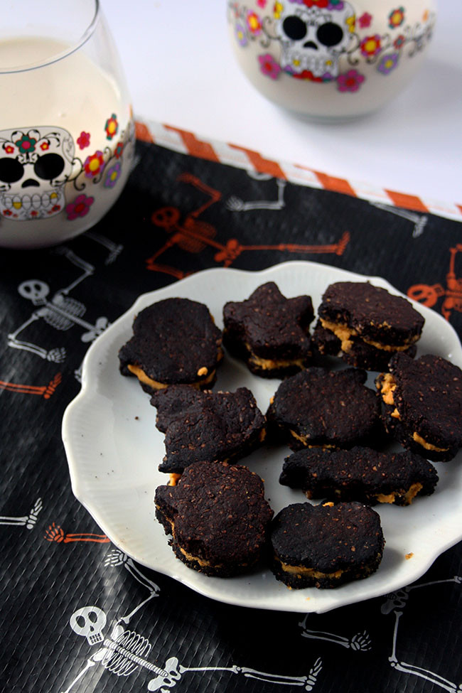 Vegan Halloween Cookies
 Healthy Vegan Halloween Oreos