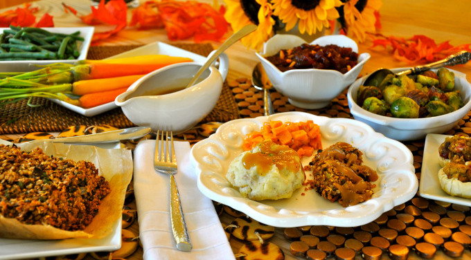 Vegan Recipes For Christmas Dinner
 Vegan Thanksgiving Recipes For A plete Holiday Dinner